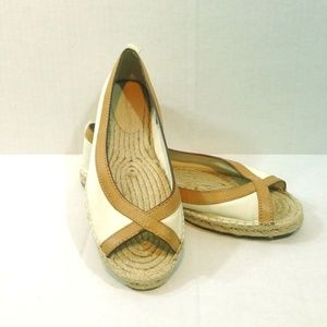 *Tommy Bahama Natural Canvas Jute Espadrille